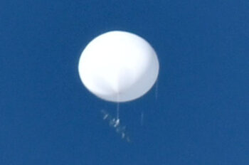 謎の白い球体の正体は？「Google X」プロジェクトか風船爆弾か？